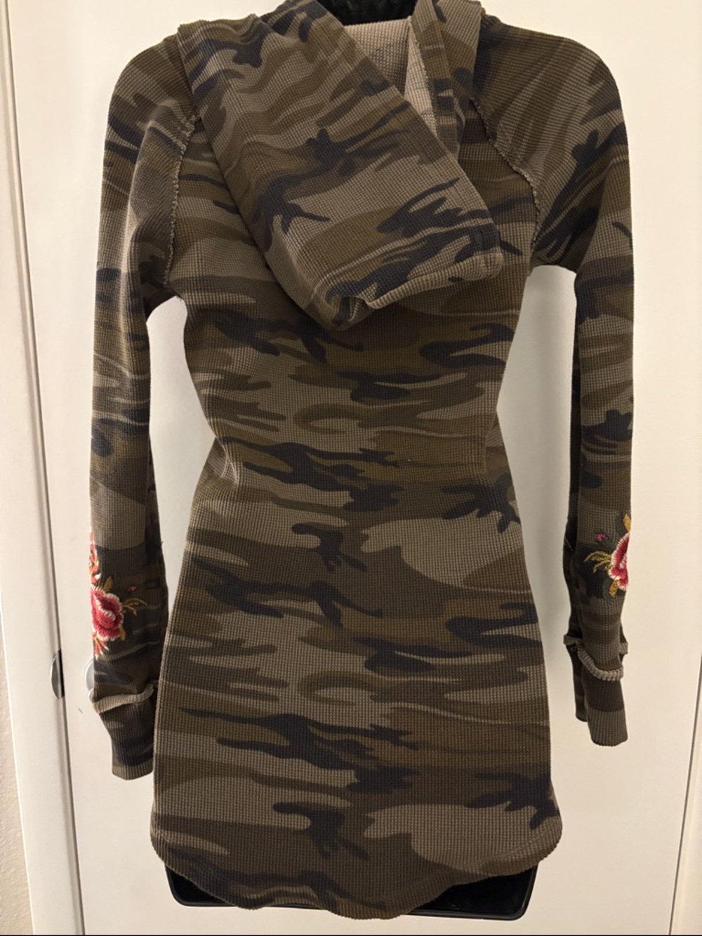 Johnny Was Olive Camo Waffle-Knit Hoodie with Pink Floral Embroidery BOHO SZ XS - Picture 2 of 6